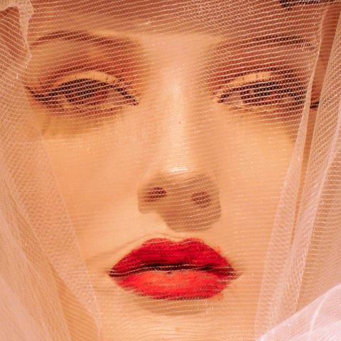 Demaged Beauty, Secondella, Hamburg