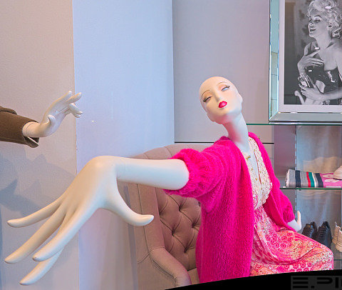Madam, ich küsse Ihre Hand ..., Hamburg